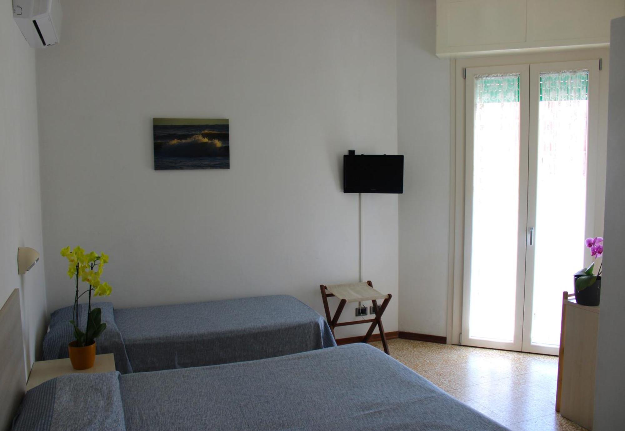 Hotel Puccinelli Lido di Camaiore Zimmer foto